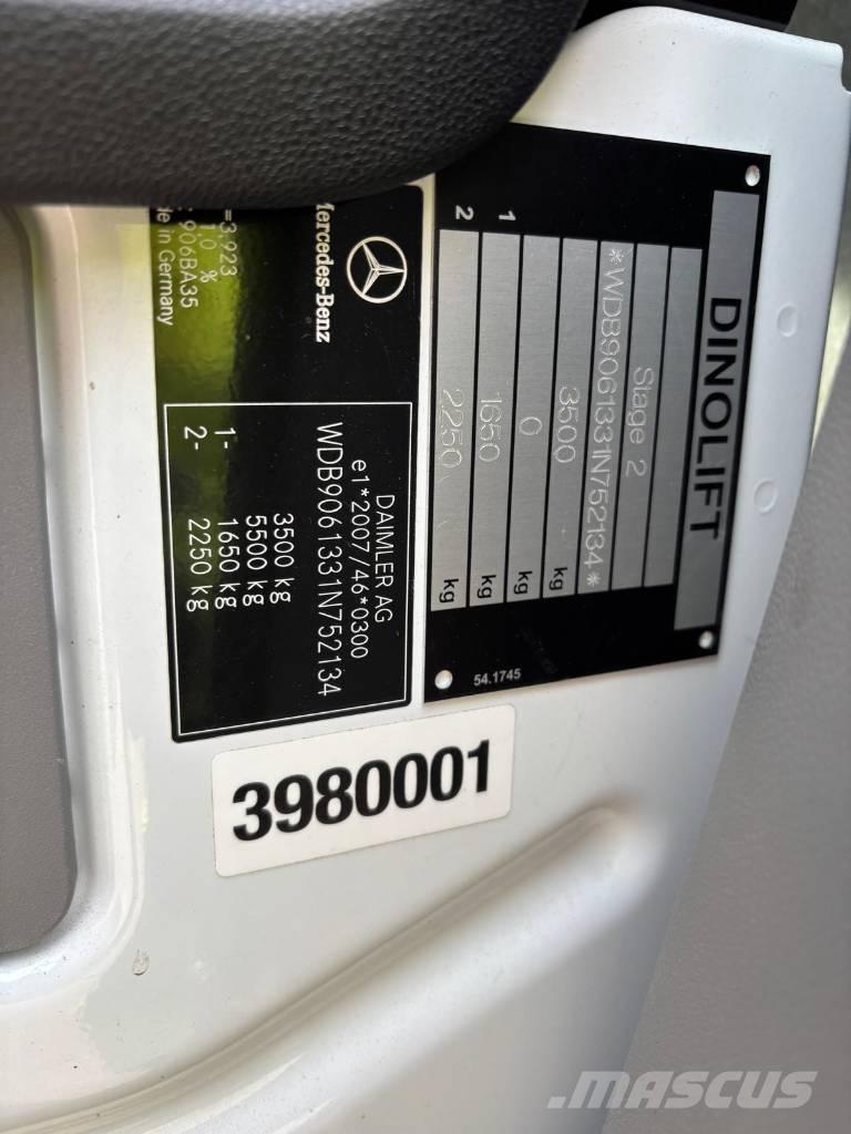 Dino 230 VT Ant vilkikų montuojamos kėlimo platformos