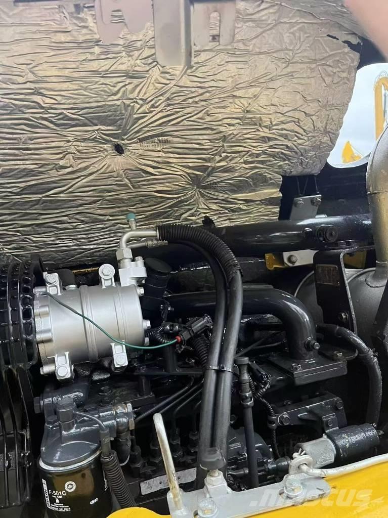 Komatsu PC 78 Vikšriniai ekskavatoriai