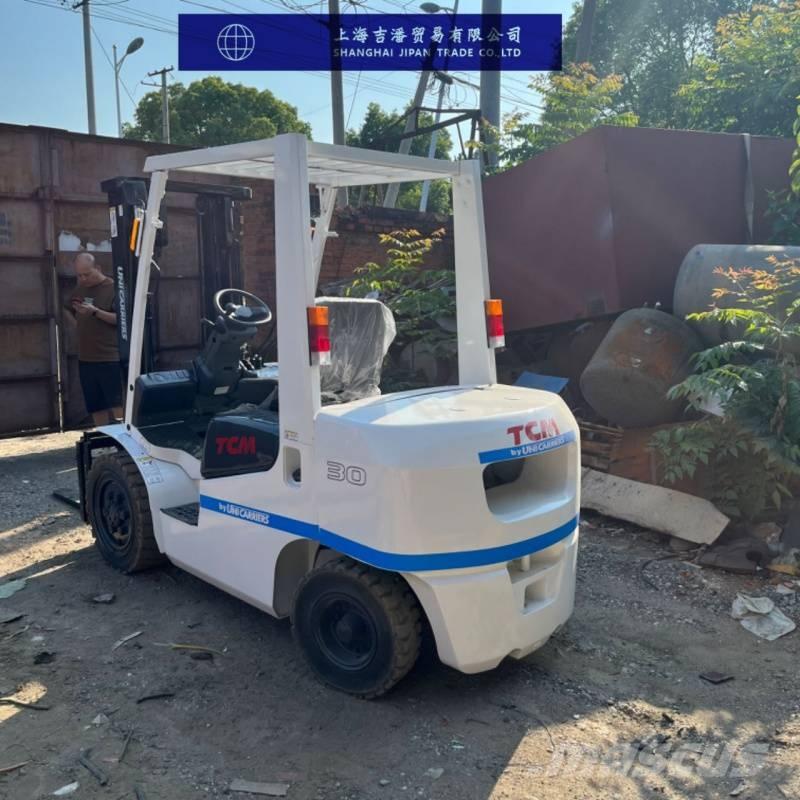 TCM FD 30 Dyzeliniai krautuvai