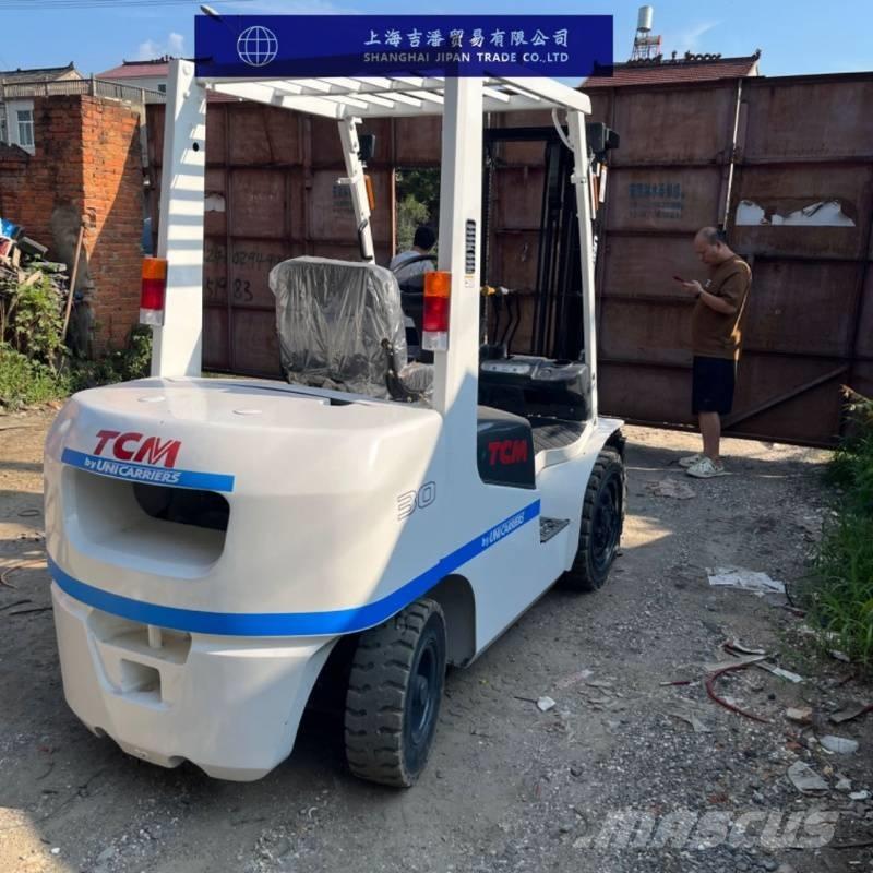 TCM FD 30 Dyzeliniai krautuvai