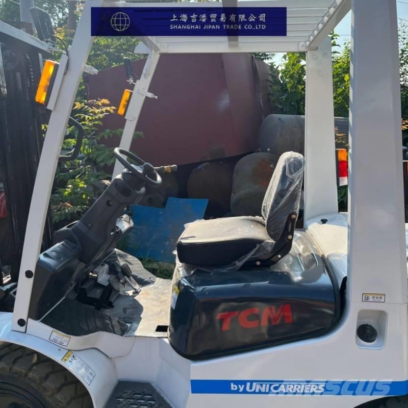 TCM FD 30 Dyzeliniai krautuvai