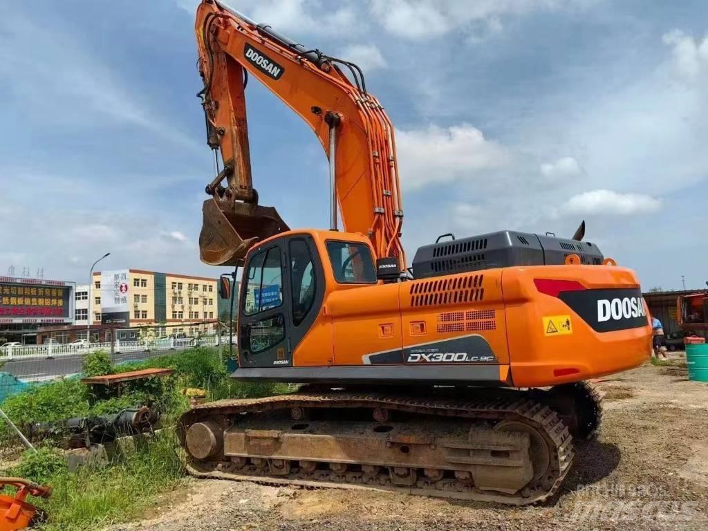 Doosan DX 300 Vikšriniai ekskavatoriai