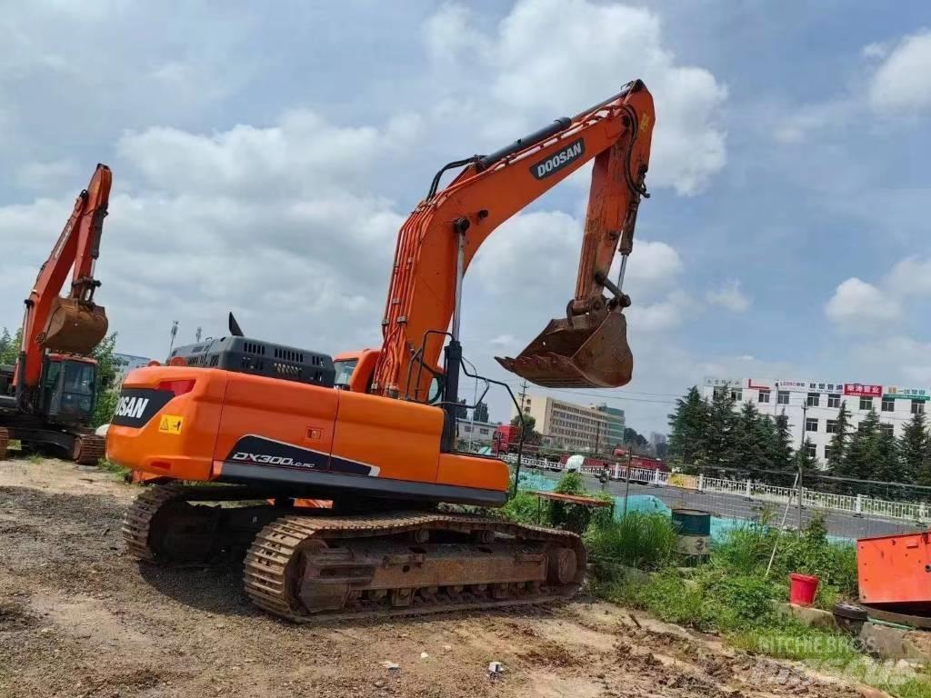 Doosan DX 300 Vikšriniai ekskavatoriai