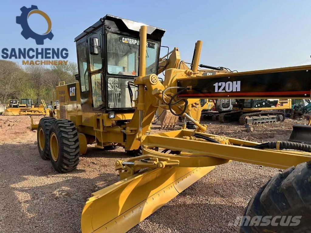 CAT 120H Greideriai