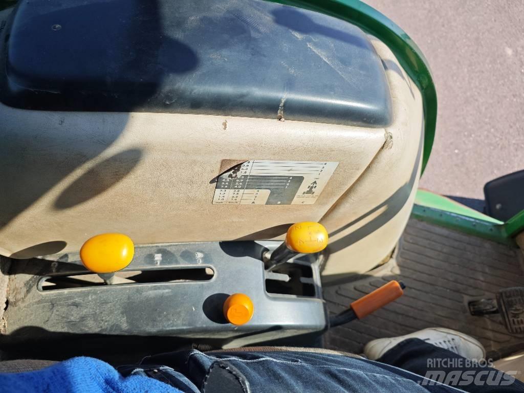 John Deere 4520 Naudoti kompaktiški traktoriai