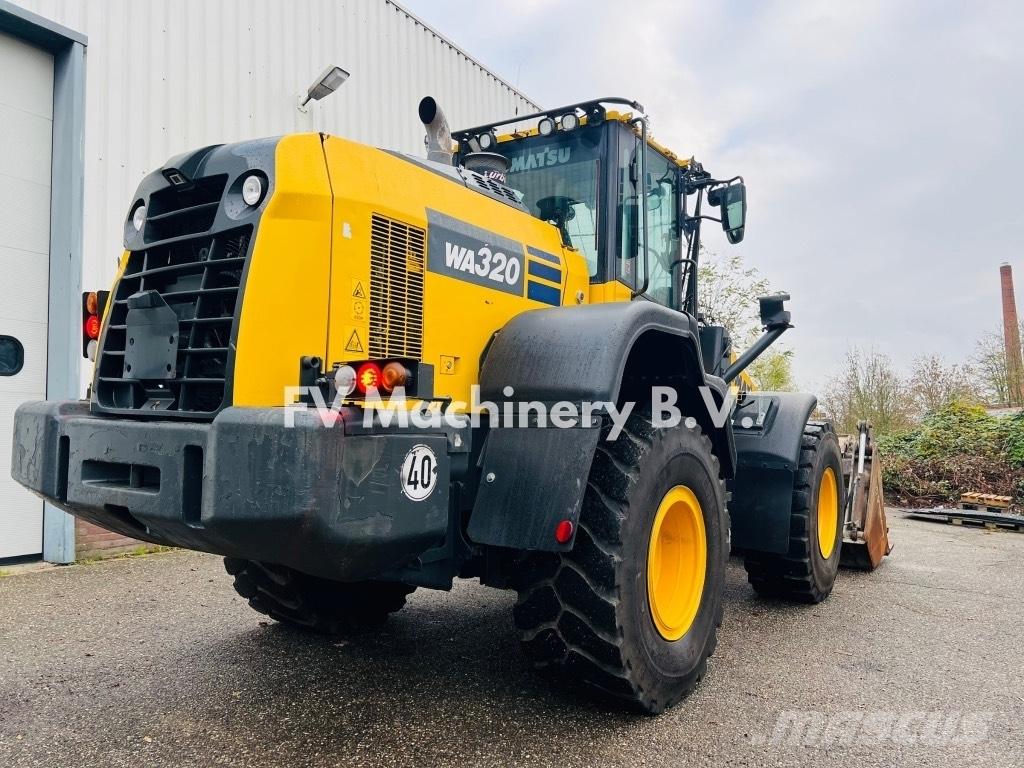 Komatsu WA320 Naudoti ratiniai krautuvai