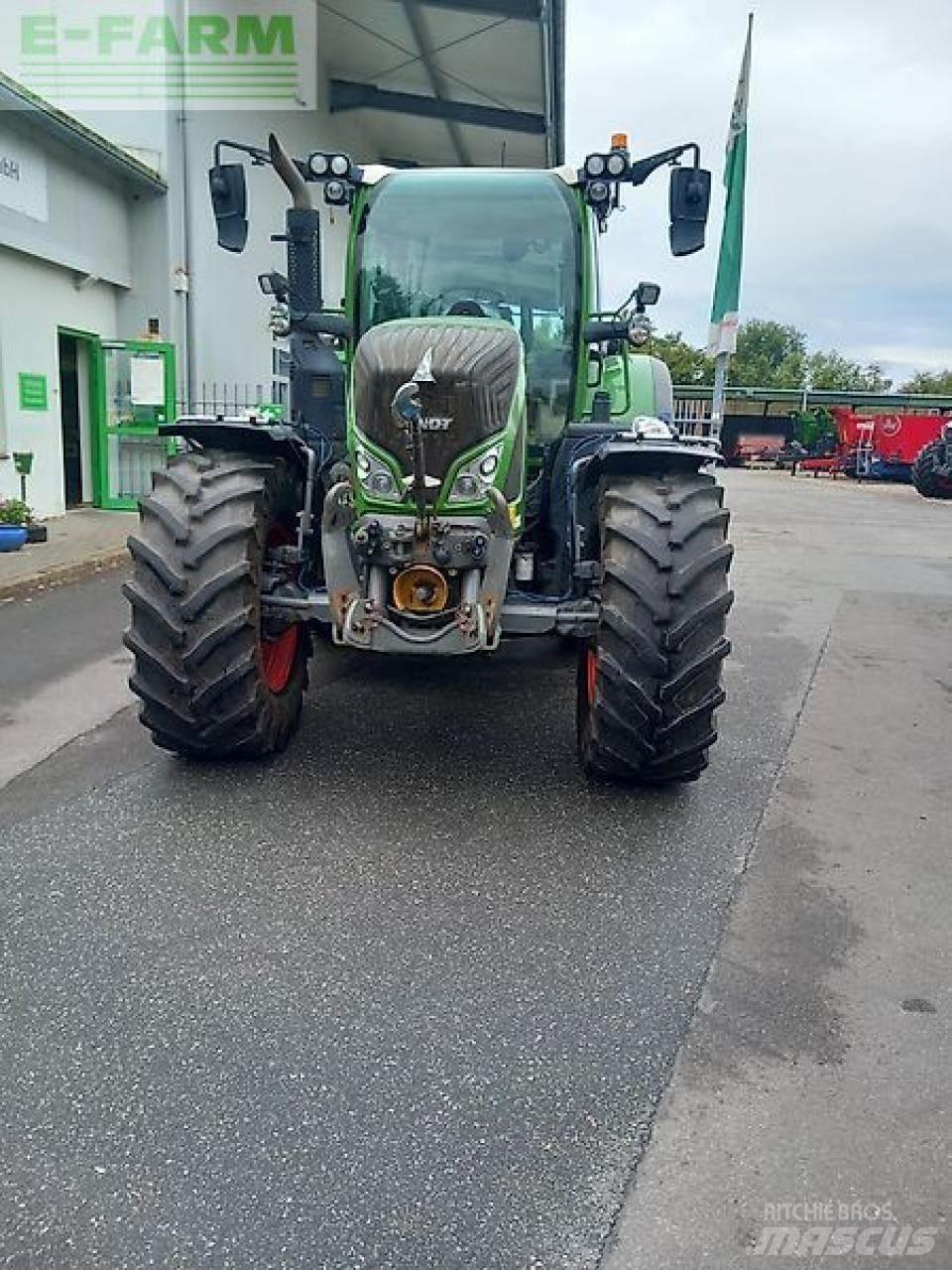 Fendt 724 vario s4 Traktoriai
