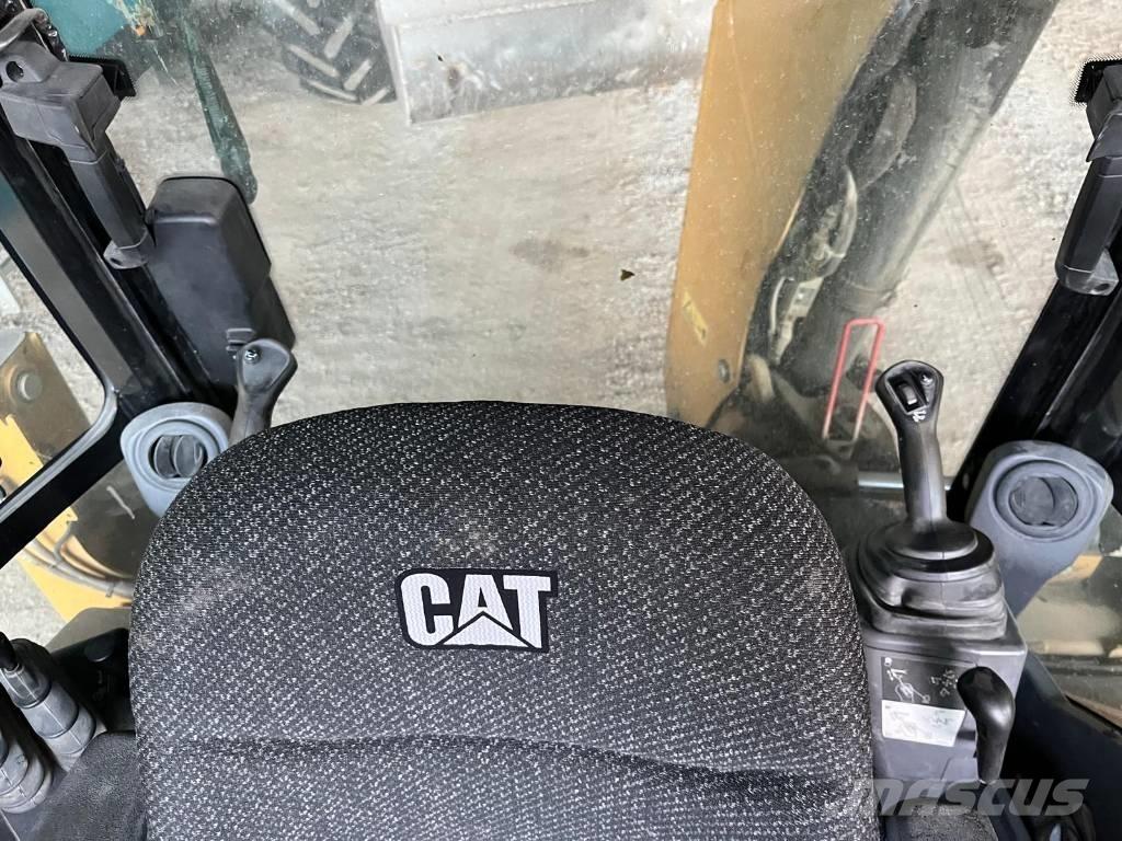 CAT 432 F 2 Ekskavatoriniai krautuvai