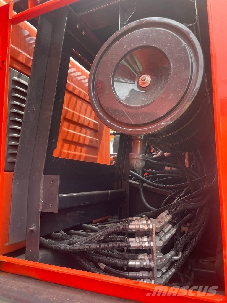 Doosan DX225LCA Vikšriniai ekskavatoriai