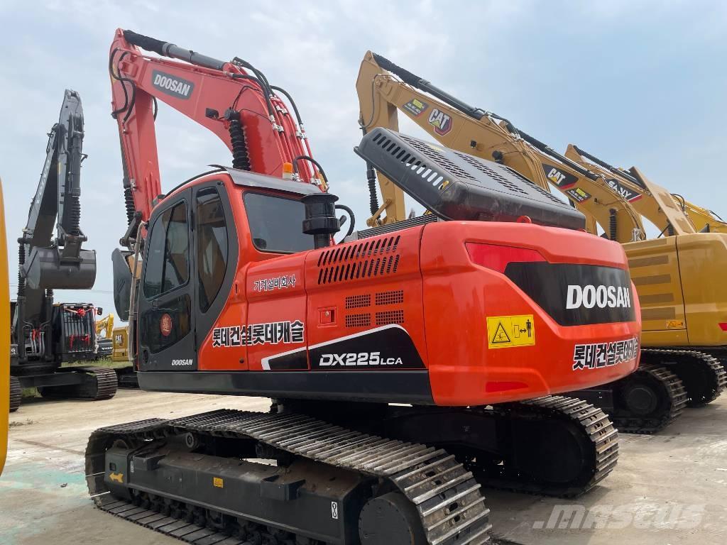 Doosan DX225LCA Vikšriniai ekskavatoriai