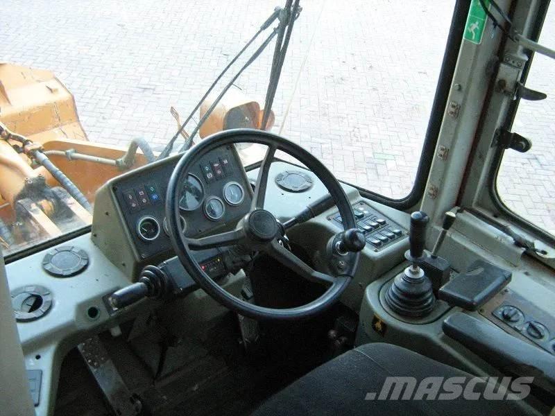 Hyundai HL740-3 Naudoti ratiniai krautuvai