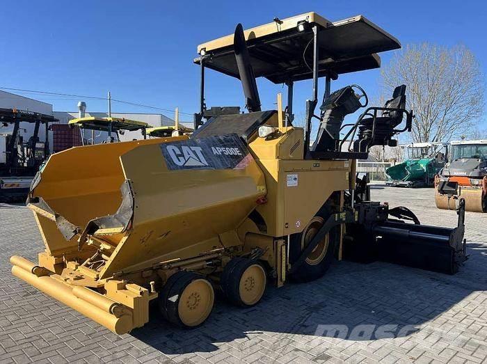 CAT AP 500E Asfalto klotuvai