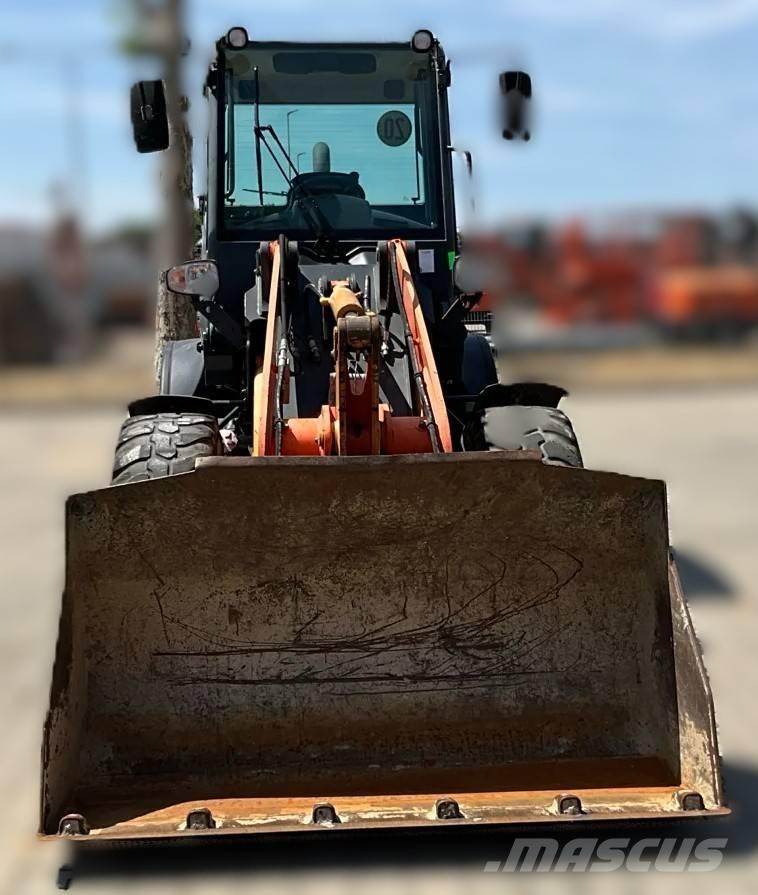 Komatsu WA 80-6 Naudoti ratiniai krautuvai