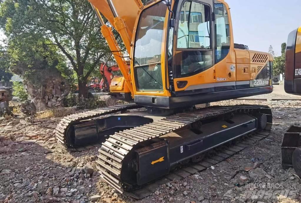 Hyundai R220LC-9S Vikšriniai ekskavatoriai