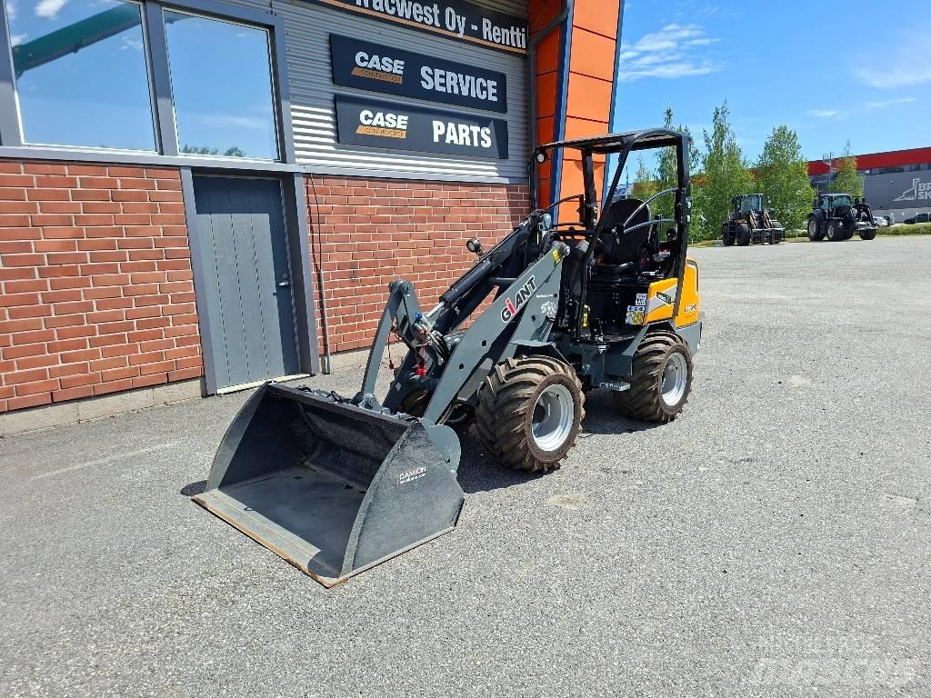 GiANT G 2300 HD Daugiafunkciniai pakrovėjai