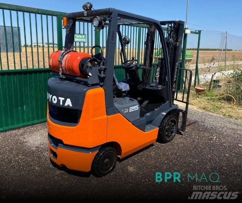 Toyota 8 FG CU 25 LPG (dujiniai) krautuvai