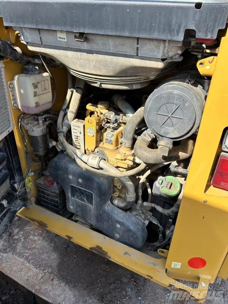 CAT 262 D Krautuvai su šoniniu pasukimu