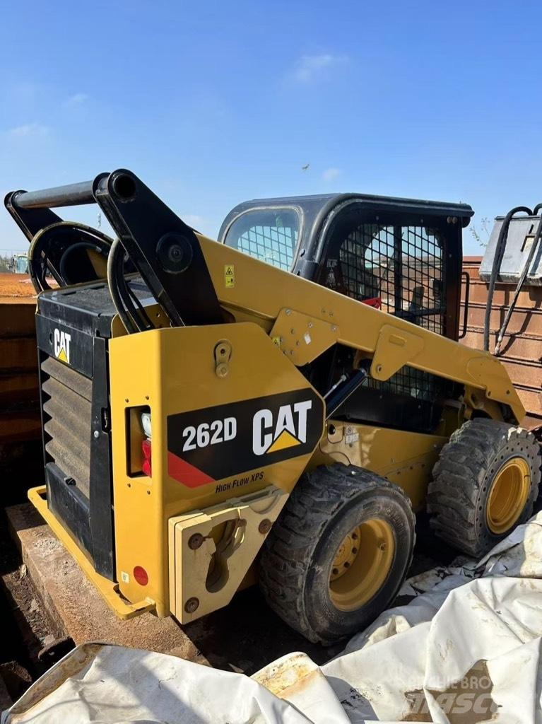 CAT 262 D Krautuvai su šoniniu pasukimu