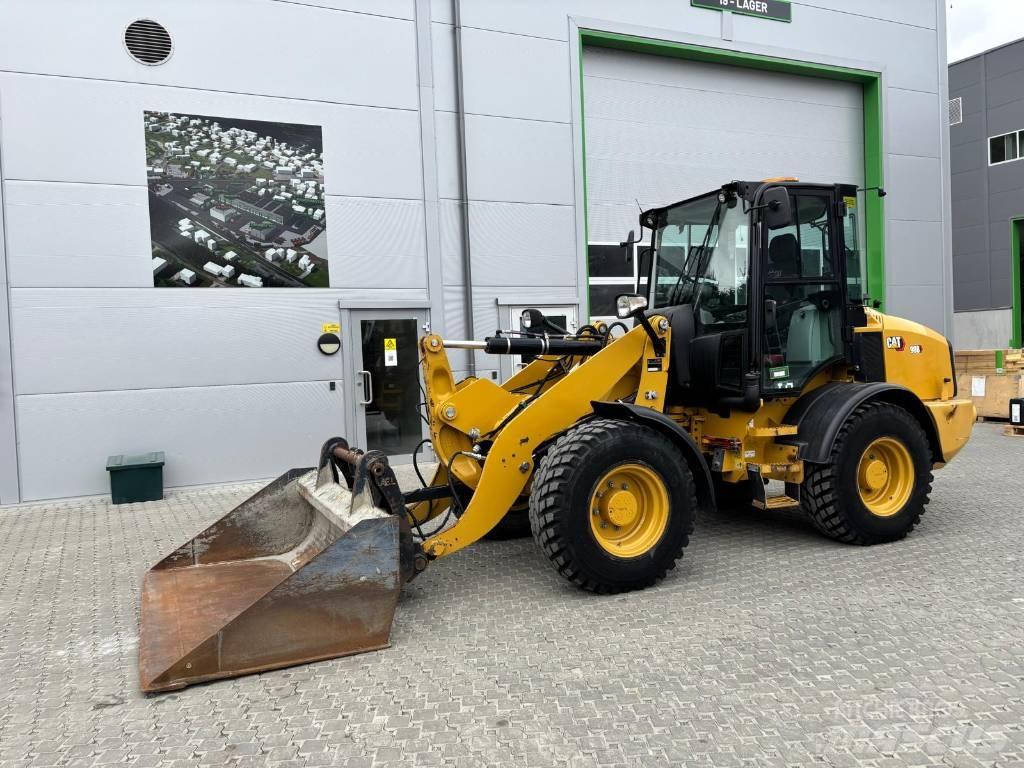 CAT 908 M Naudoti ratiniai krautuvai