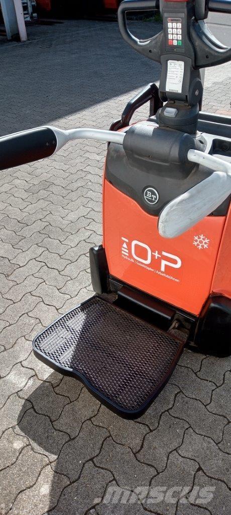 Toyota SPE140L Savaeigiai rietuvai