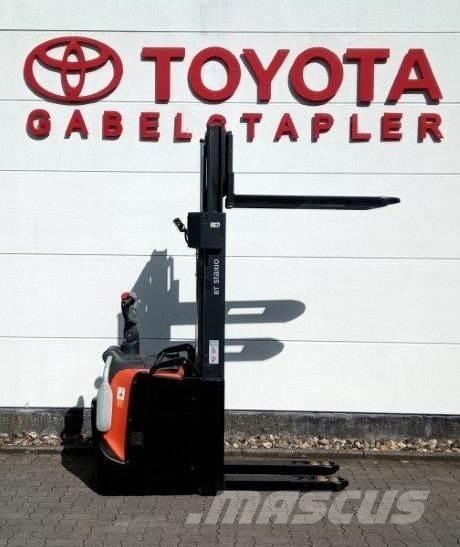 Toyota SPE140L Rankiniai vėžimėliai