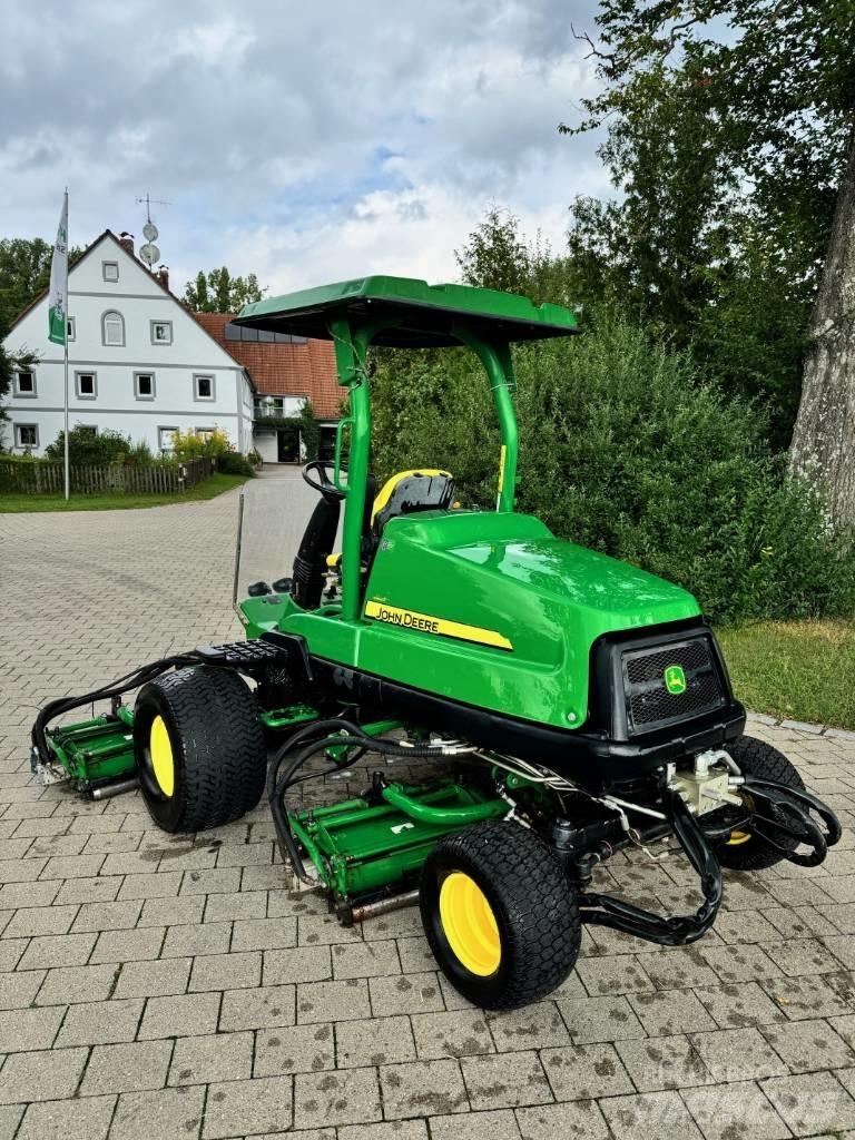 John Deere 8700 A Savaeigės žoliapjovės