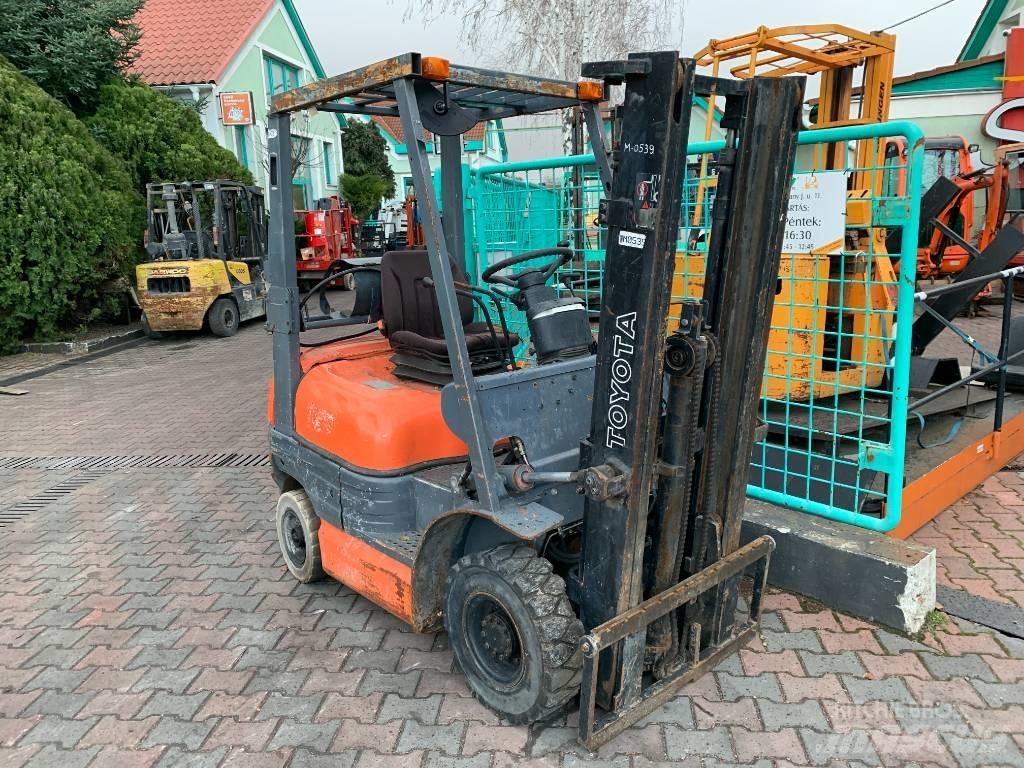 Toyota 6 FGF 15 LPG (dujiniai) krautuvai