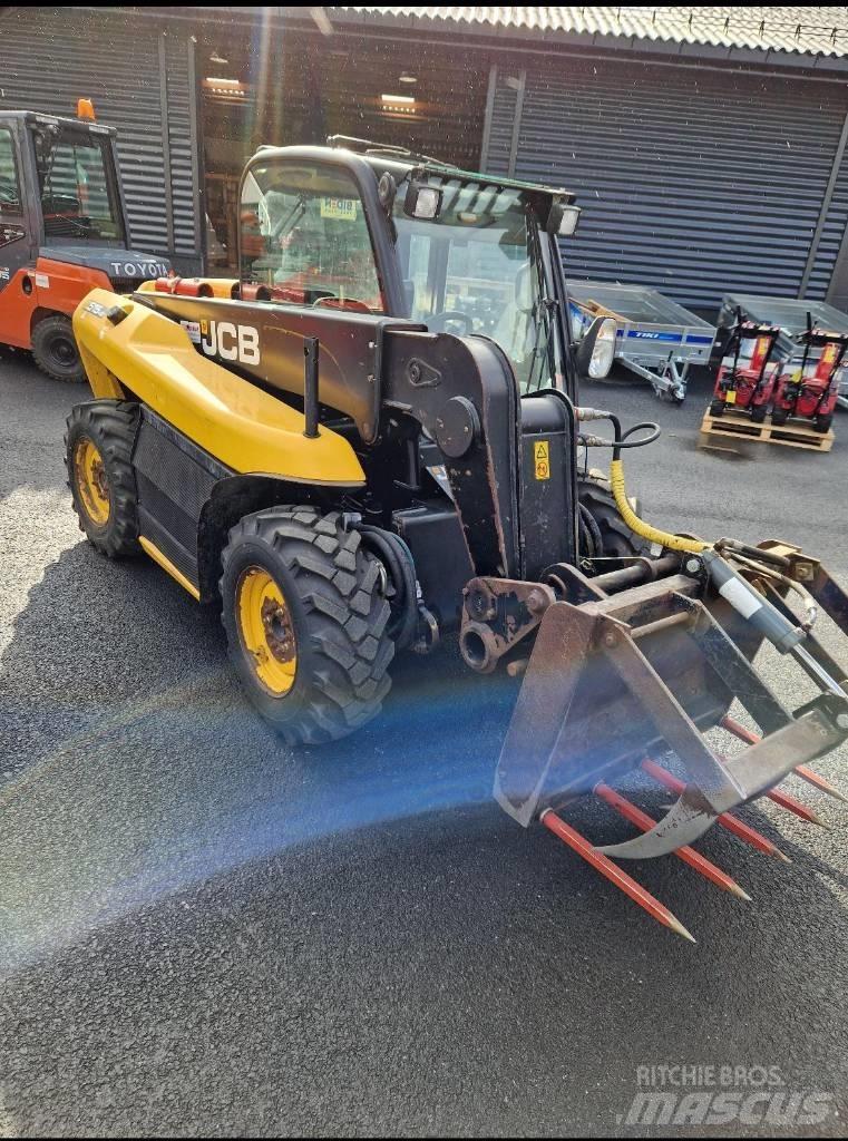 JCB 515-40 Teleskopiniai krautuvai žemės ūkiui