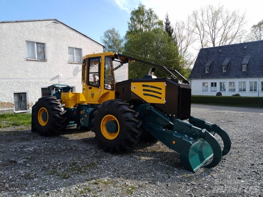 HSM 904S Miško traktoriai