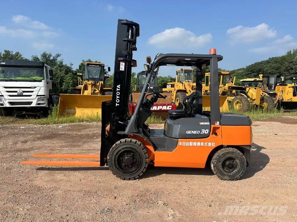 Toyota 30 Forklift Dyzeliniai krautuvai