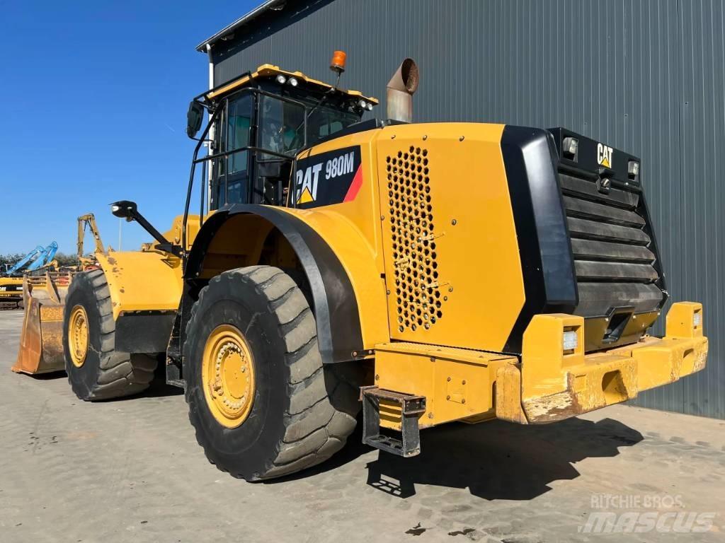 CAT 980M Naudoti ratiniai krautuvai