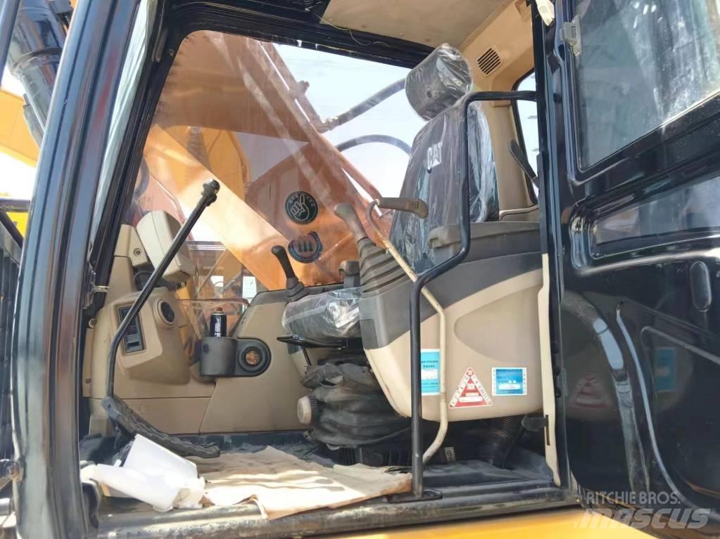 CAT 330 Vikšriniai ekskavatoriai