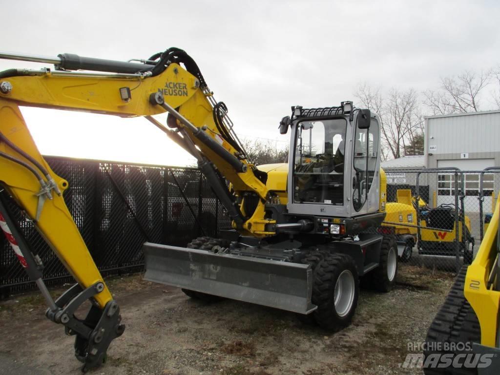 Wacker Neuson EW 100 Ratiniai ekskavatoriai