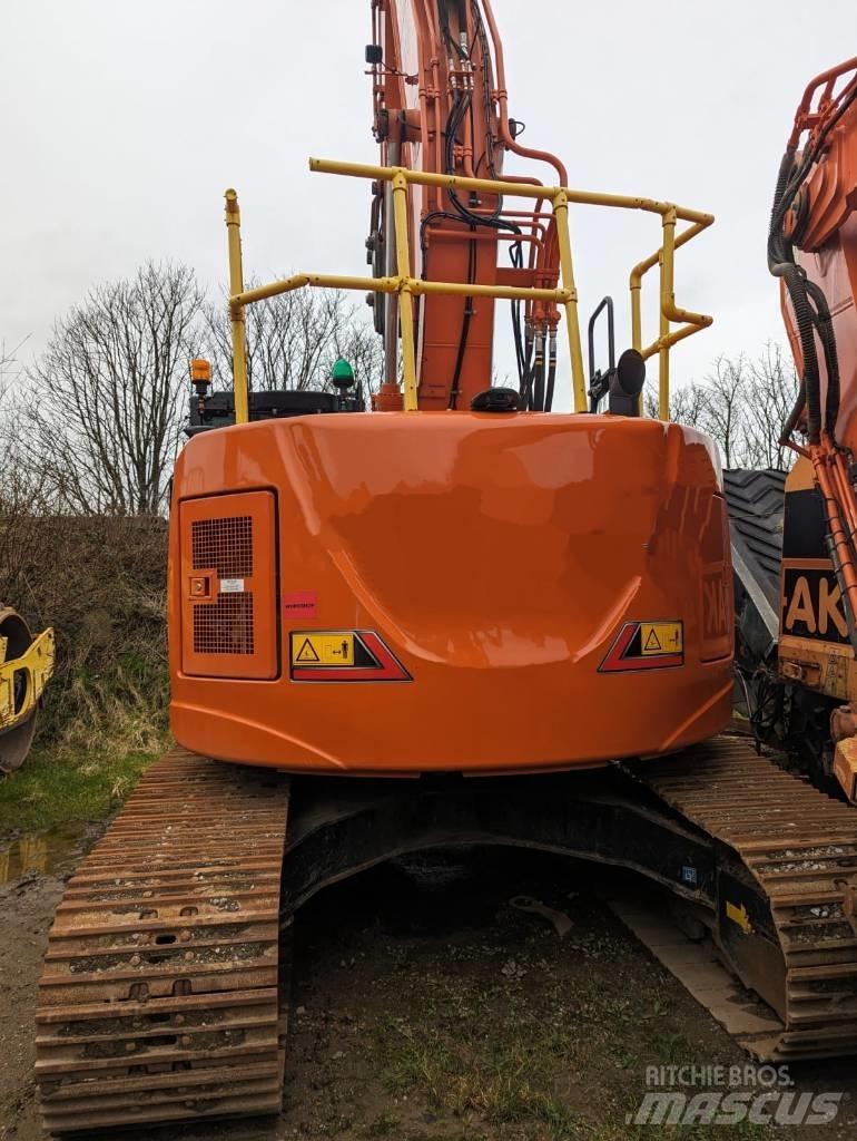 Hitachi ZX225US-7 Vikšriniai ekskavatoriai