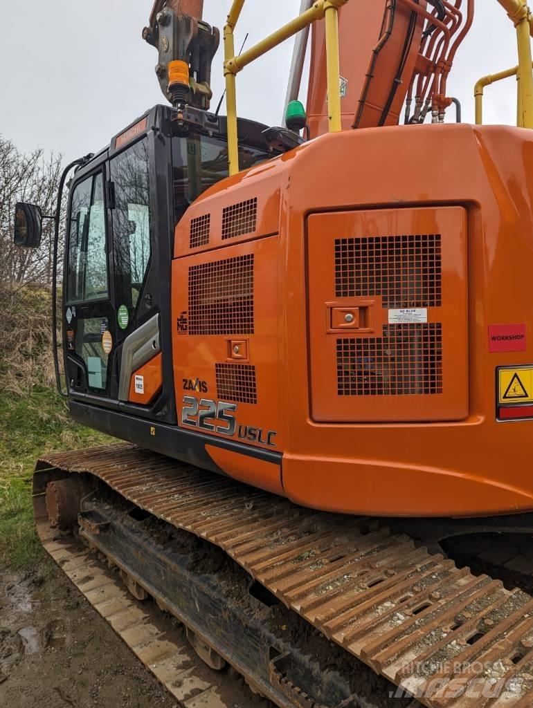 Hitachi ZX225US-7 Vikšriniai ekskavatoriai