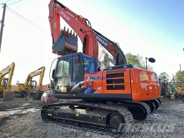 Hitachi ZX 200 Vikšriniai ekskavatoriai