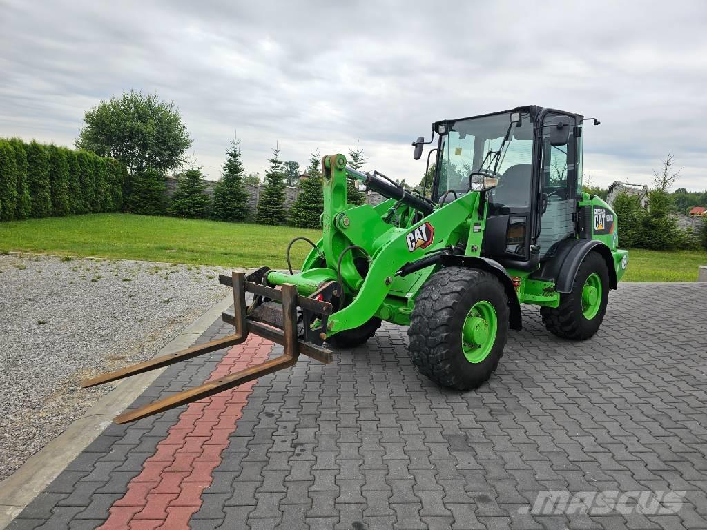 CAT 906 M Naudoti ratiniai krautuvai