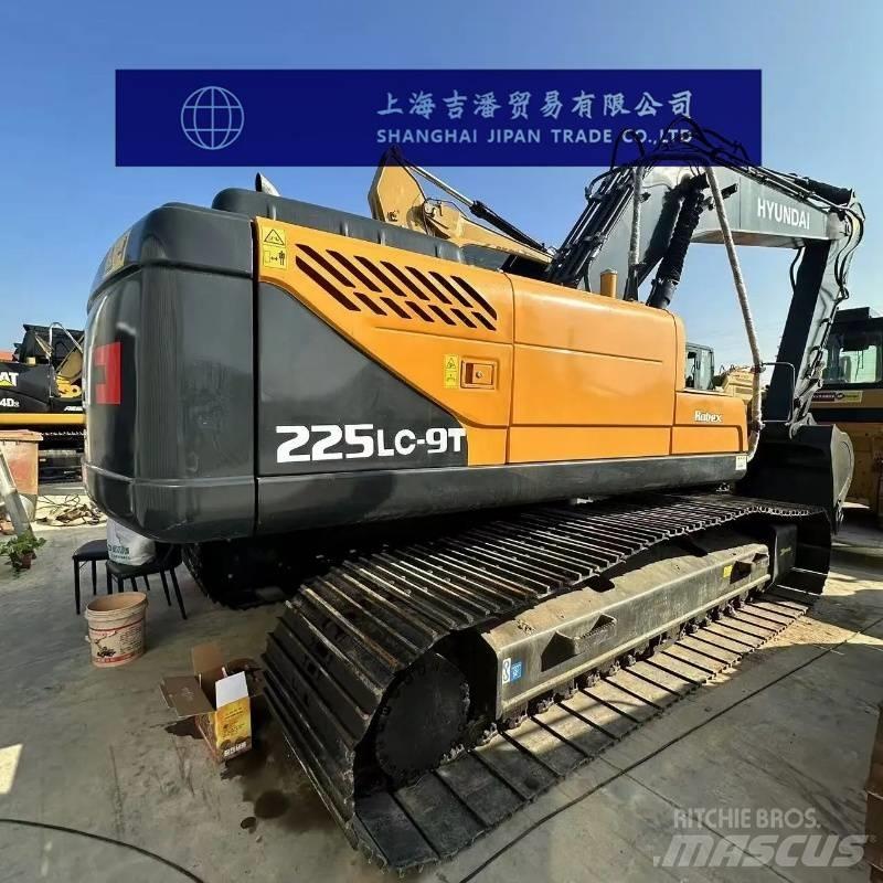 Hyundai R225 Vikšriniai ekskavatoriai