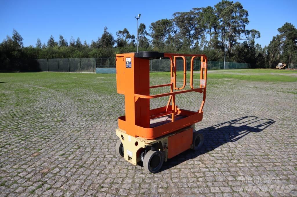 JLG 1230 ES Vertikalūs stiebiniai keltuvai