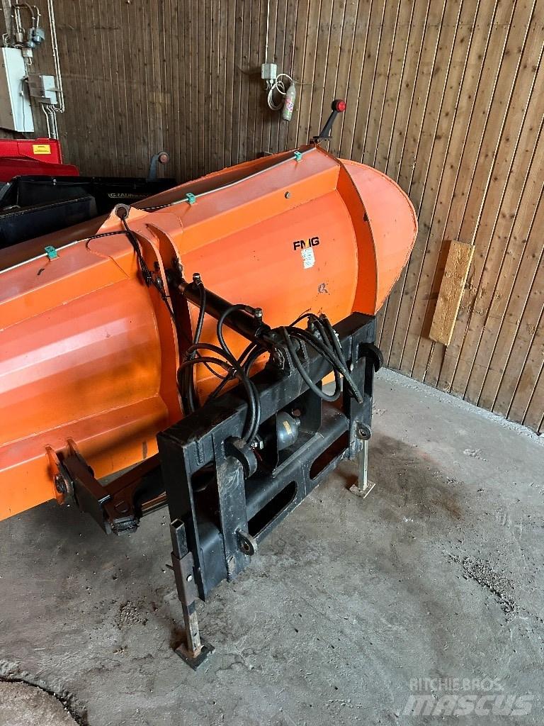 FMG AA 300 Sniego peiliai ir valytuvai