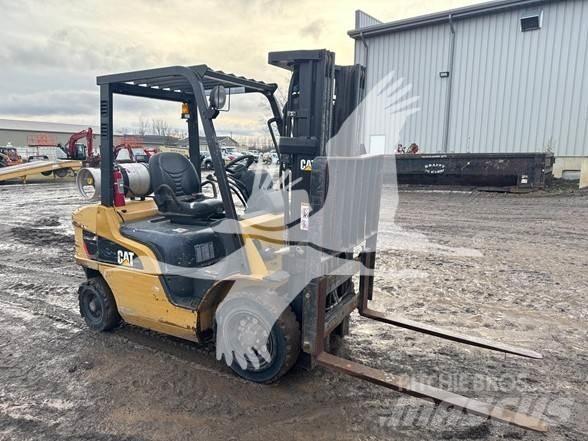 CAT P5000 Dyzeliniai krautuvai