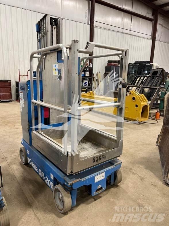 Genie GR20 Vertikalūs stiebiniai keltuvai