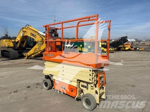 JLG 2632ES Žirkliniai keltuvai