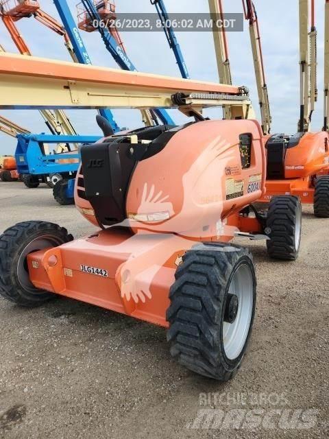 JLG 600AJ Alkūniniai keltuvai