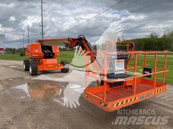 JLG 660SJ Teleskopiniai keltuvai