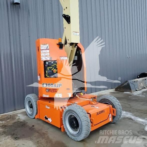 JLG E300AJP Alkūniniai keltuvai