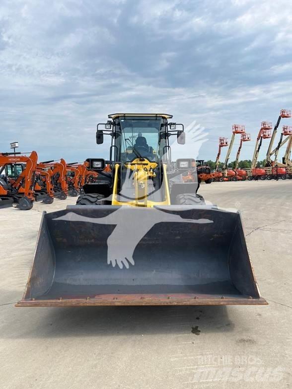 Komatsu WA270 Naudoti ratiniai krautuvai