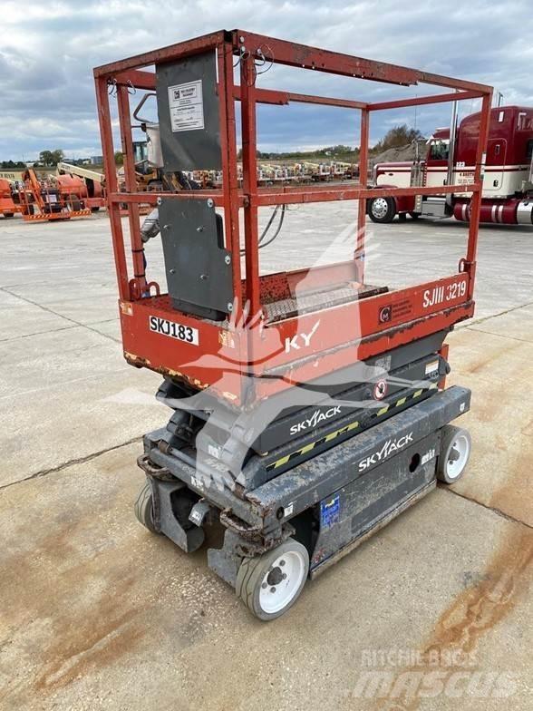 SkyJack SJ3219 Žirkliniai keltuvai