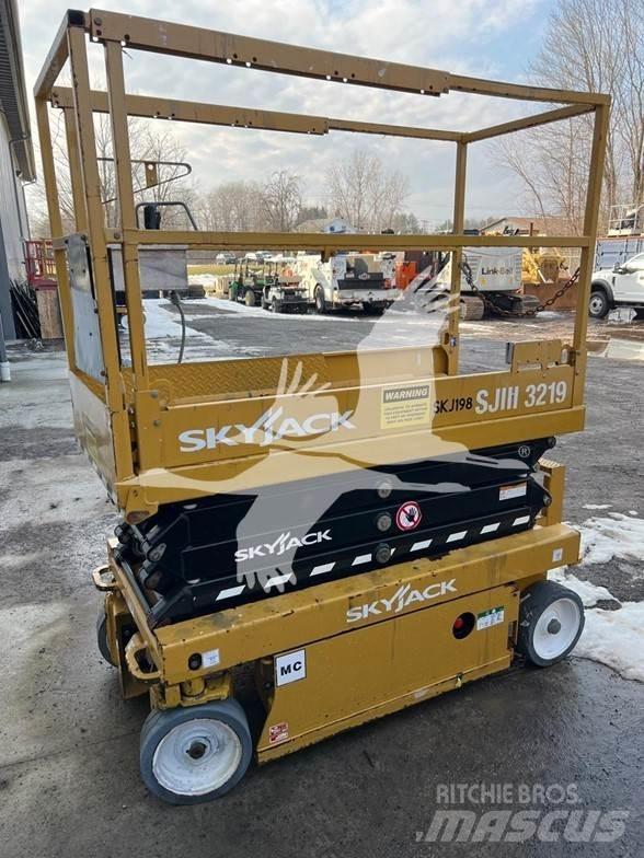 SkyJack SJ3219 Žirkliniai keltuvai