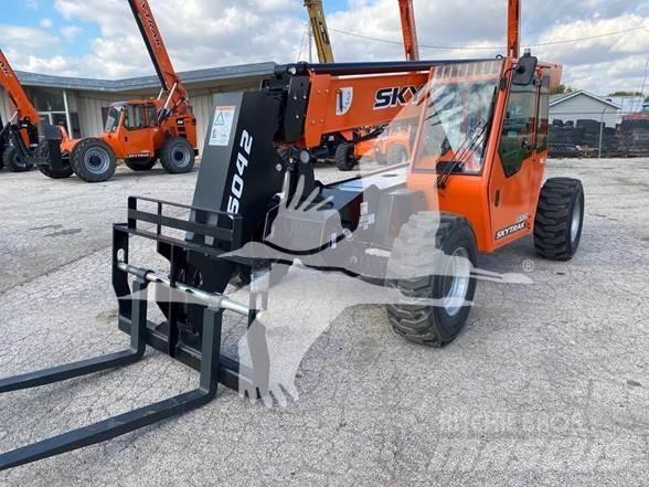 SkyTrak 6042 Teleskopiniai krautuvai
